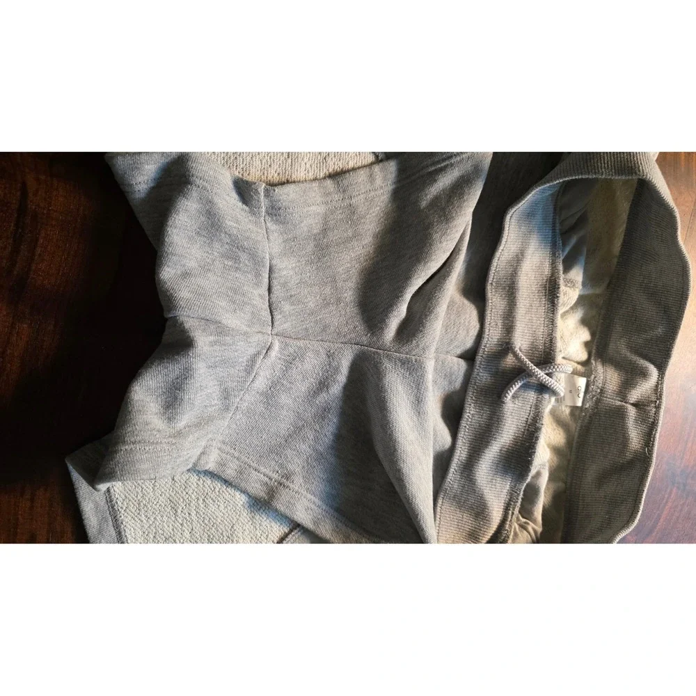 Alo Yoga Athletic Atheleisure Workout Wear Cozy Premium Y2k Minimalist